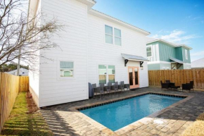 Coral Reef - BRAND NEW build, pet friendly, private pool! Sleeps 9!